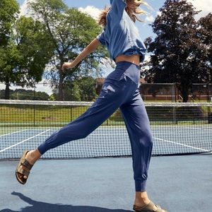 NWOT aerie offline real me joggers